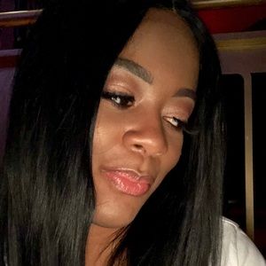 Meet your Posher, Evyonne